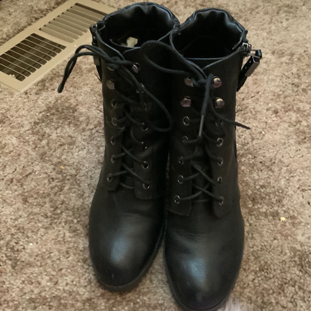 Womens Black Heel Boots (With Laces)